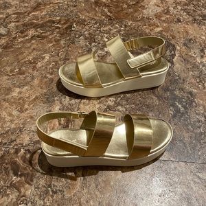 3/$16 Bamboo Platform Sandals 10 Gold Ivory Hook And Loop Closure Straps